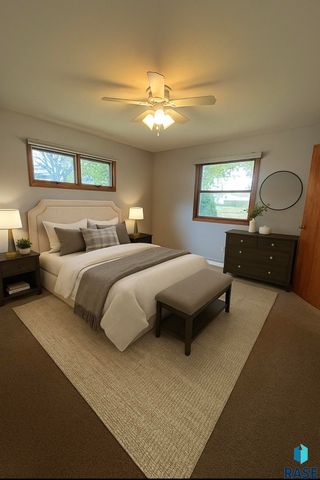 925 N Harth Ave Avenue, Madison, SD 57042