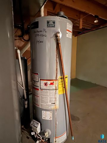 925 N Harth Ave Avenue, Madison, SD 57042