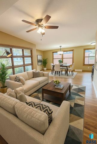 925 N Harth Ave Avenue, Madison, SD 57042