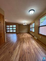 925 N Harth Ave Avenue, Madison, SD 57042