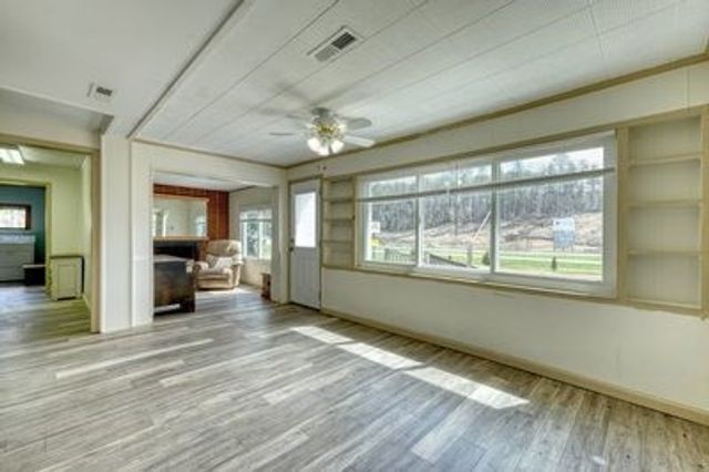 5380 W Us Highway 64, Murphy, NC 28906