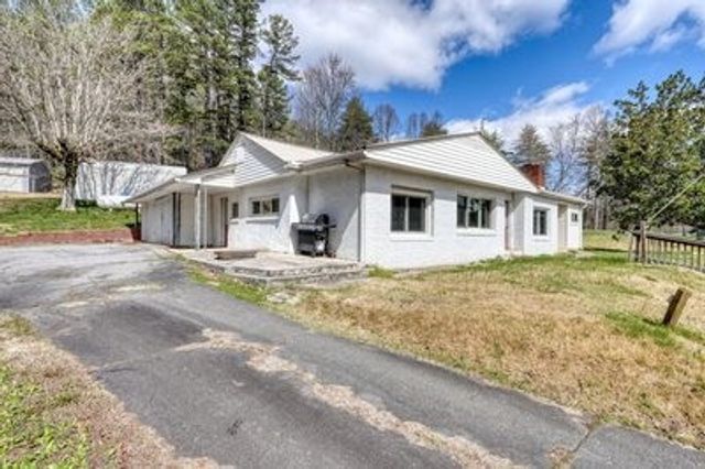 5380 W Us Highway 64, Murphy, NC 28906