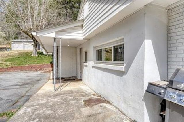 5380 W Us Highway 64, Murphy, NC 28906