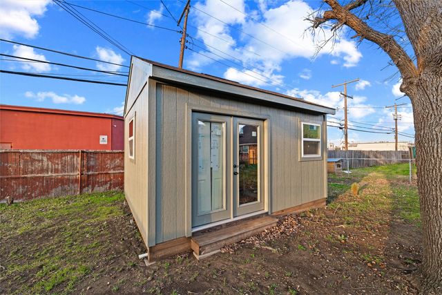 614 Greenbrook Lane, Grand Prairie, TX 75052