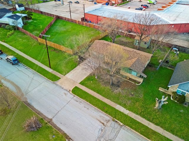 614 Greenbrook Lane, Grand Prairie, TX 75052