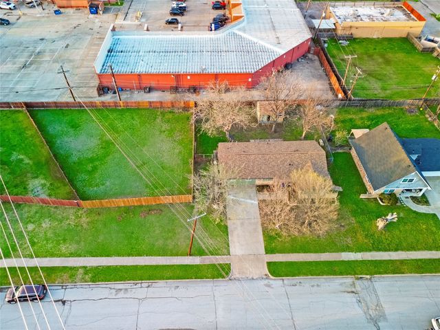 614 Greenbrook Lane, Grand Prairie, TX 75052