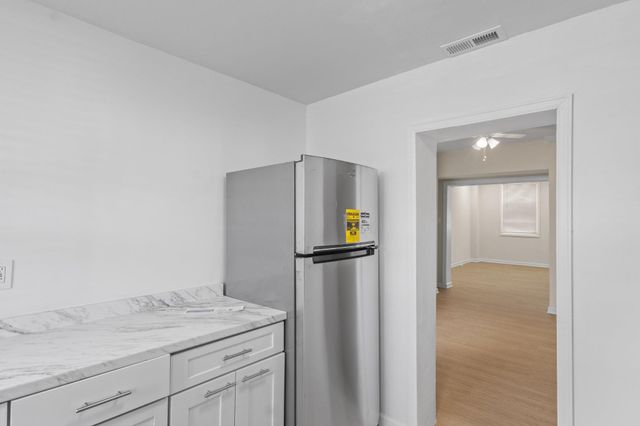 804 UNETTA AVE, Baltimore, MD 21229