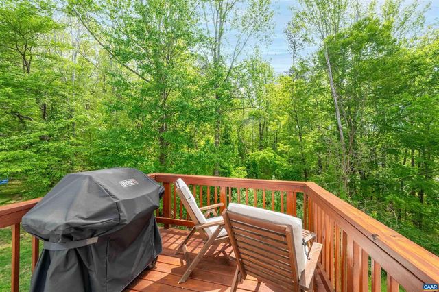 132 LONGWOOD DR, Charlottesville, VA 22903