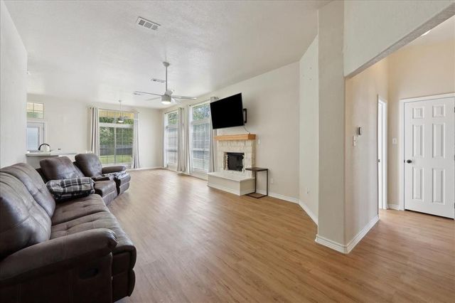 2570 Heather Glen Drive, Vidor, TX 77662