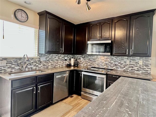 9744 Fox Den Dr, Littleton, CO 80125