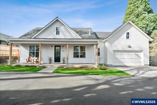 1305 Uff Da St, Silverton, OR 97381