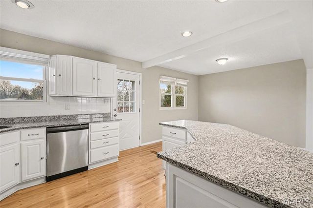 2377 Farflung Drive, Florissant, MO 63031