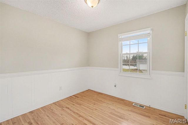 2377 Farflung Drive, Florissant, MO 63031