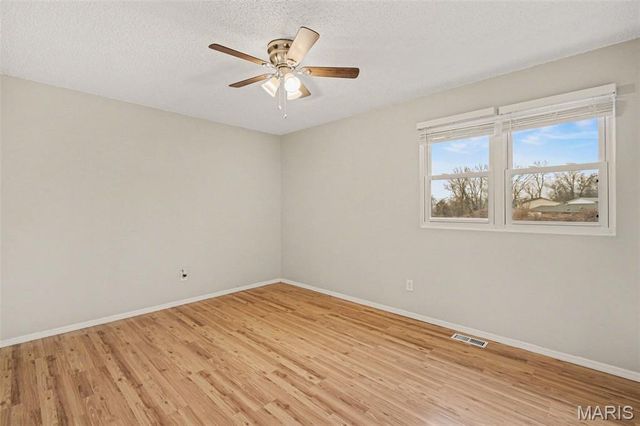 2377 Farflung Drive, Florissant, MO 63031