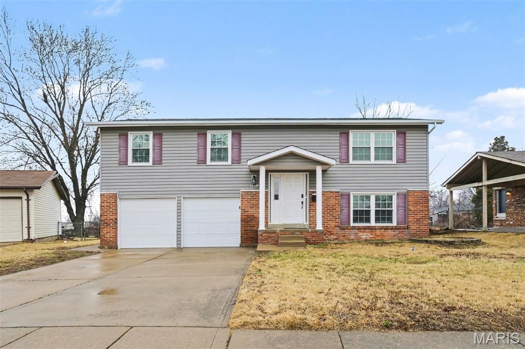 2377 Farflung Drive, Florissant, MO 63031