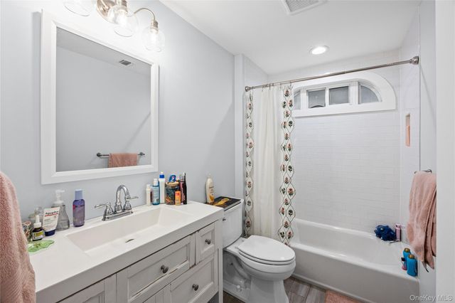 25 E Shore Drive, Massapequa, NY 11758