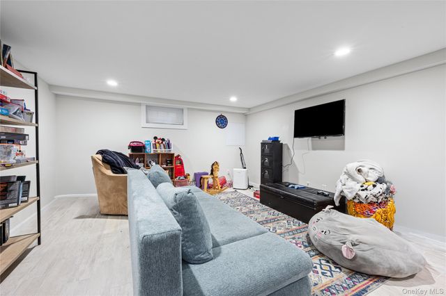 25 E Shore Drive, Massapequa, NY 11758