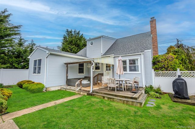 25 E Shore Drive, Massapequa, NY 11758