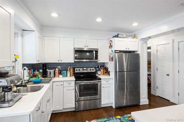 25 E Shore Drive, Massapequa, NY 11758