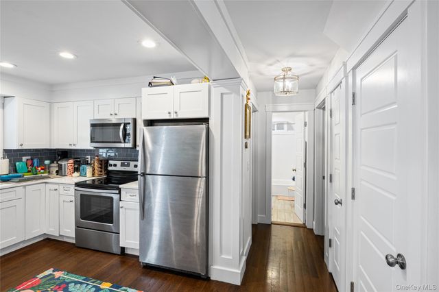 25 E Shore Drive, Massapequa, NY 11758