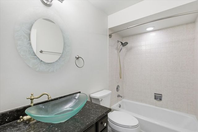 7711 W OAK RIDGE Court 2A, Palos Heights, IL 60463