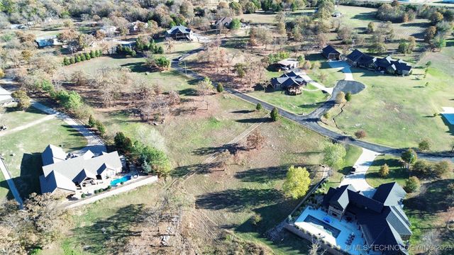 4 Channel Road, Eufaula, OK 74432