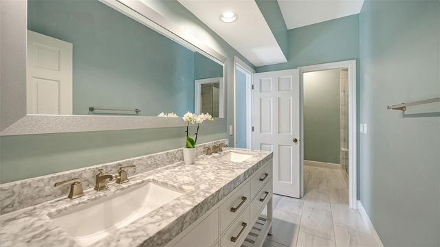 57 BISHOPS COURT ROAD 121, Osprey, FL 34229