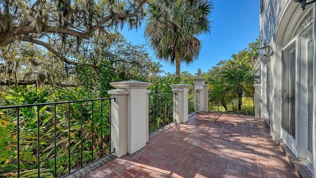 57 BISHOPS COURT ROAD 121, Osprey, FL 34229