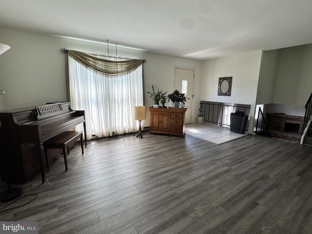 1500 WANDERING WAY, Harrisburg, PA 17110