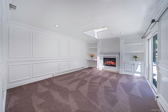 7 New Jersey Court, Dix Hills, NY 11746