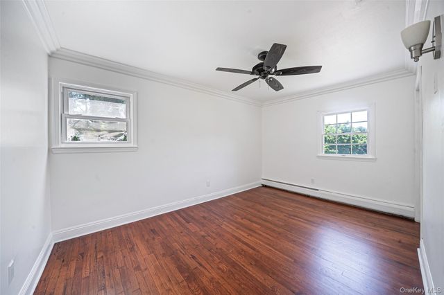 7 New Jersey Court, Dix Hills, NY 11746