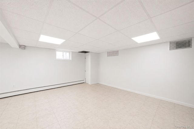 7 New Jersey Court, Dix Hills, NY 11746