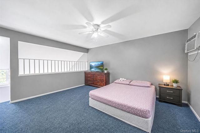7 New Jersey Court, Dix Hills, NY 11746
