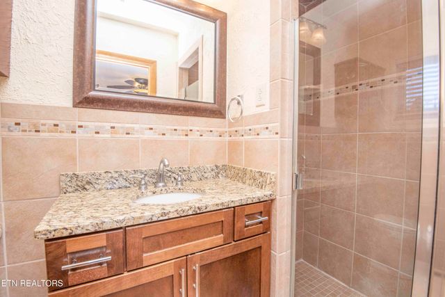 5409 Inwood Rd, Knoxville, TN 37921