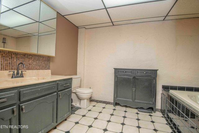 5409 Inwood Rd, Knoxville, TN 37921