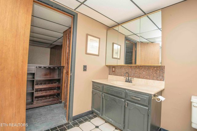 5409 Inwood Rd, Knoxville, TN 37921