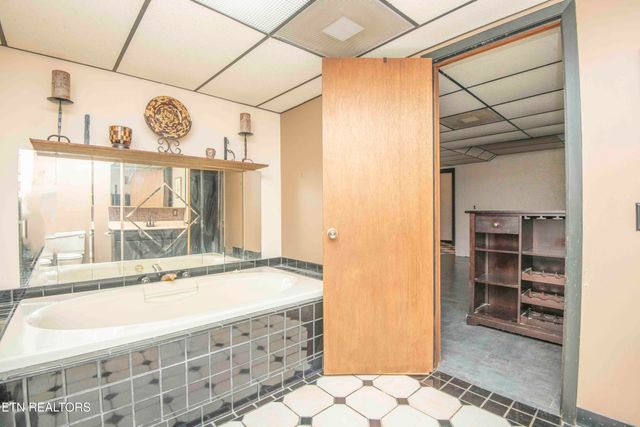 5409 Inwood Rd, Knoxville, TN 37921