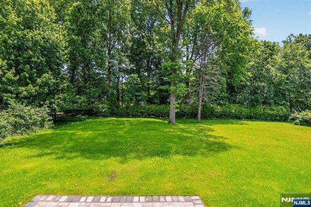 81 Ridge Drive, Livingston, NJ 07039