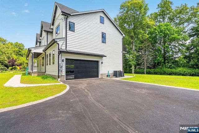 81 Ridge Drive, Livingston, NJ 07039