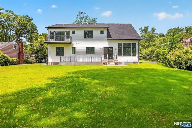81 Ridge Drive, Livingston, NJ 07039