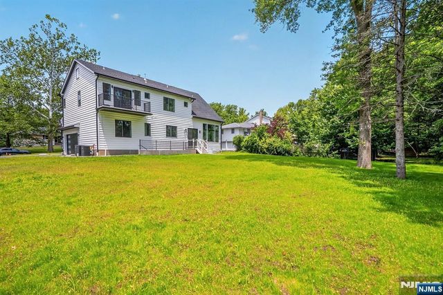 81 Ridge Drive, Livingston, NJ 07039