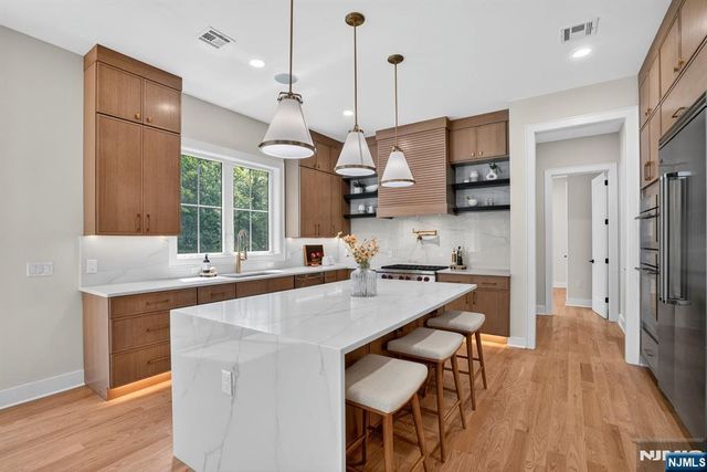 81 Ridge Drive, Livingston, NJ 07039
