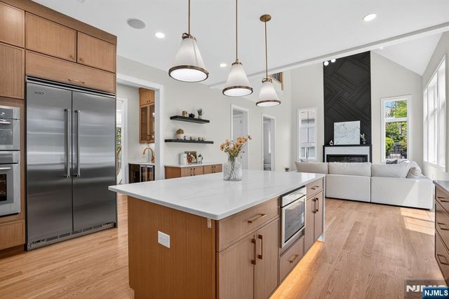 81 Ridge Drive, Livingston, NJ 07039
