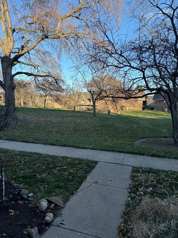 138 E Bailey Road B, Naperville, IL 60565