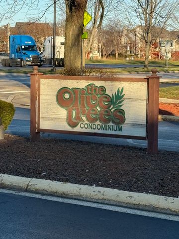 138 E Bailey Road B, Naperville, IL 60565