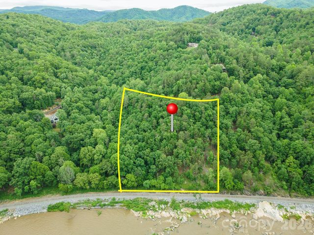 2391 French Broad Parkway 34, Marshall, NC 28753