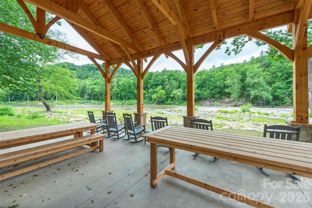 2391 French Broad Parkway 34, Marshall, NC 28753