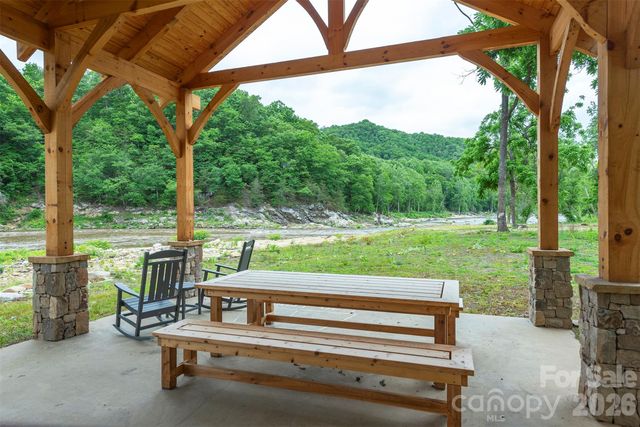 2391 French Broad Parkway 34, Marshall, NC 28753