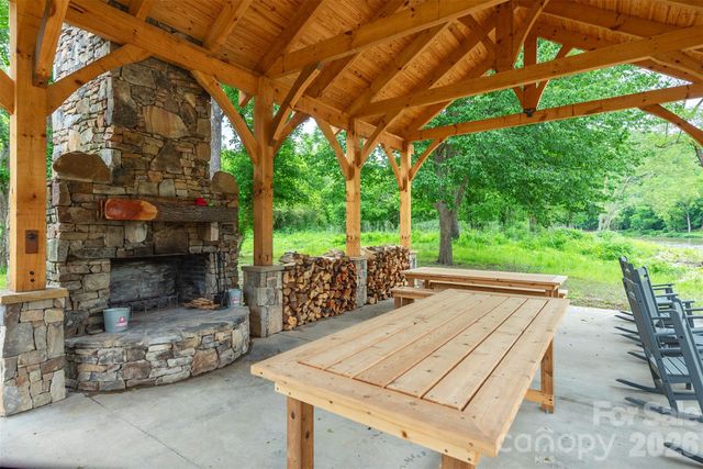 2391 French Broad Parkway 34, Marshall, NC 28753