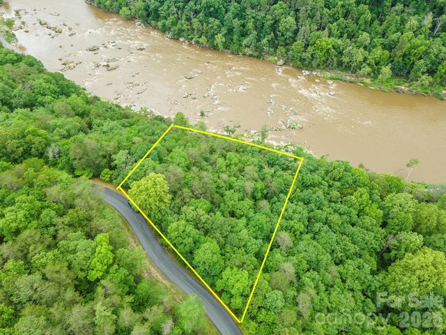 2391 French Broad Parkway 34, Marshall, NC 28753